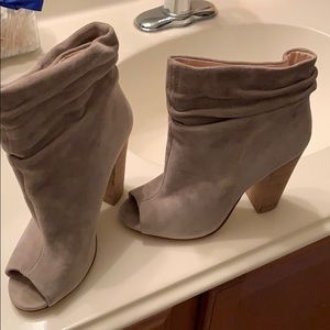 Chinese laundry Laurel slouchy bootie ! Love these